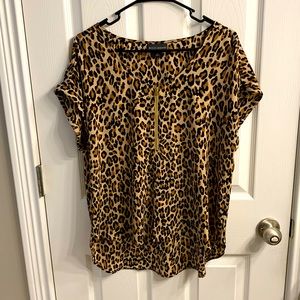 Leopard blouse with gold zipper